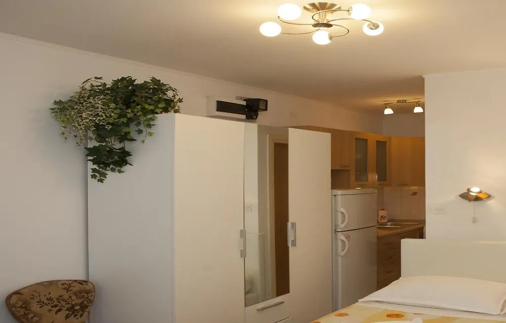 Apartments Leo Split